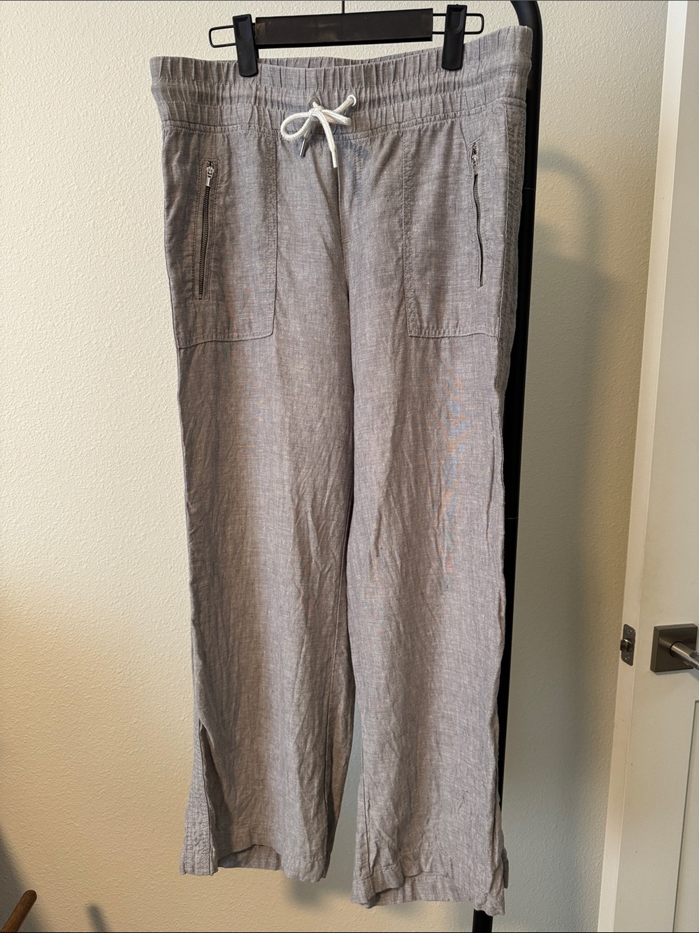 Athleta Gray Drawstring Waist Athleisure Pants
